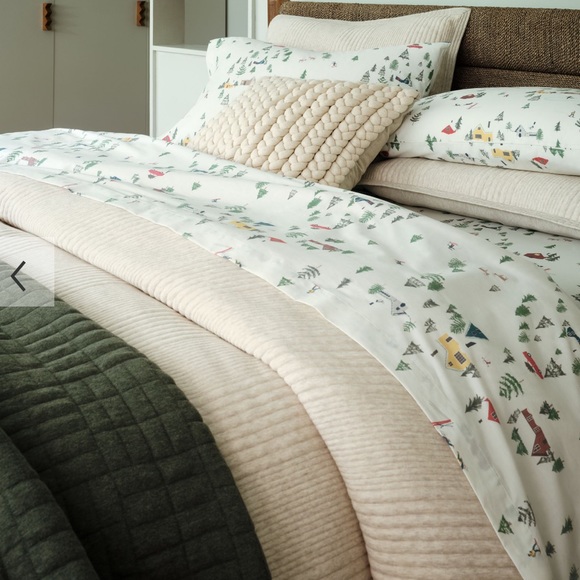 West Elm Holiday Sheet Set - Picture 2 of 3